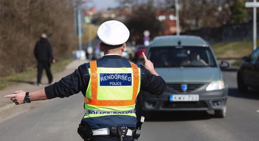 Nagy változás jön a biztonsági öv kapcsán, úgy is megbírságolhatnak, ha az autóban sem ülsz!