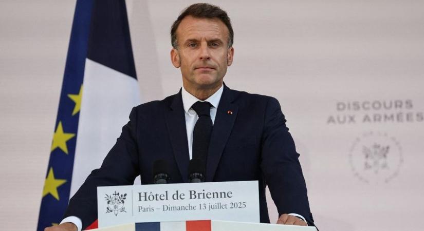 Emmanuel Macron berezelt és azt javasolja mindenki féljen, bejelentette: jelentősen emeli a francia védelmi kiadásokat