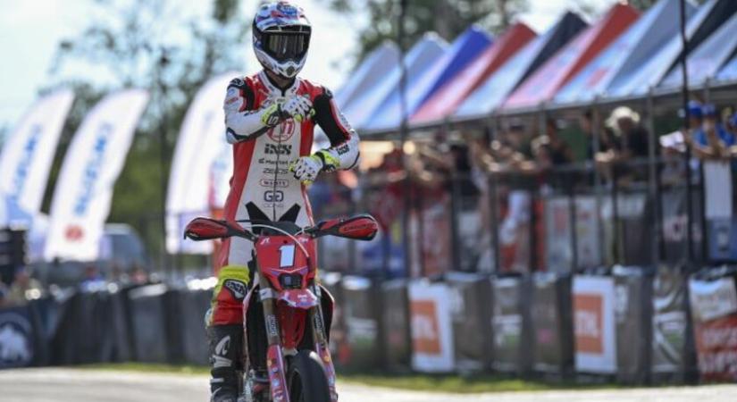 Magyar himnusz az első hazai Supermoto-vb-n! - Bereczki Dávid az SM Junior géposztály győztese