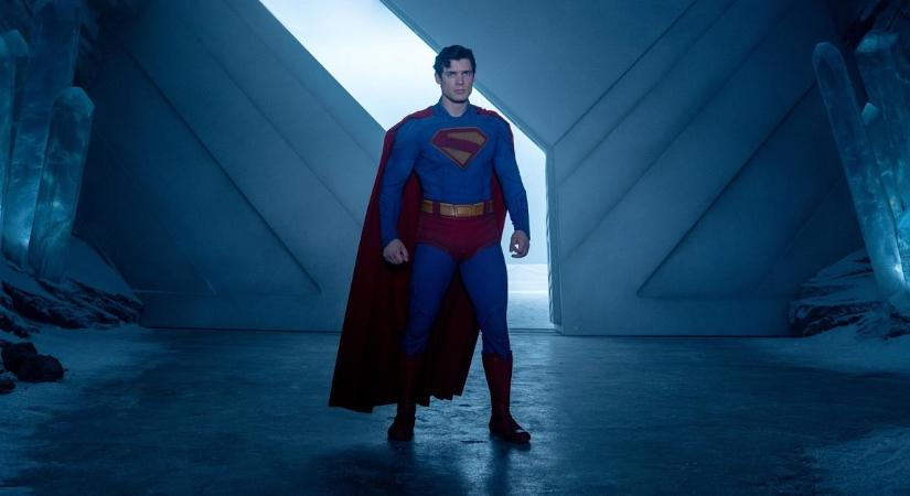 Az új Superman páros lábbal rúgta be a mozik ajtaját