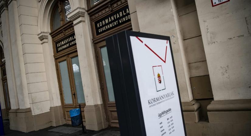 Baj van a kormányablakok informatikai rendszerével, alig lehet ügyet intézni hétfőn