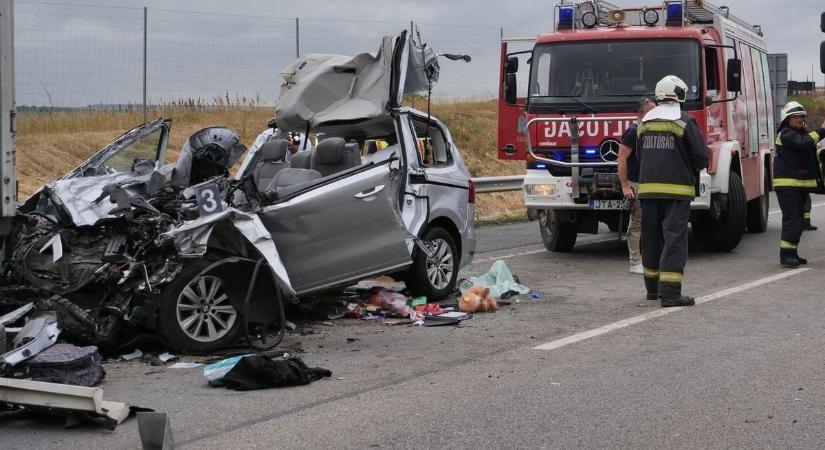 Sokkoló videó terjed, brutális vége lehet az öv nélküli közlekedésnek