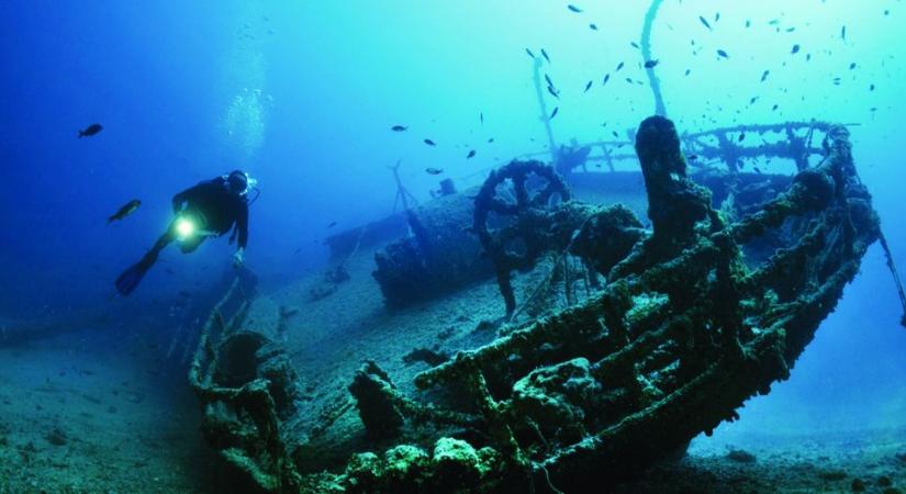 Emberi maradványok is előkerültek a 2400 éves hajóroncsból