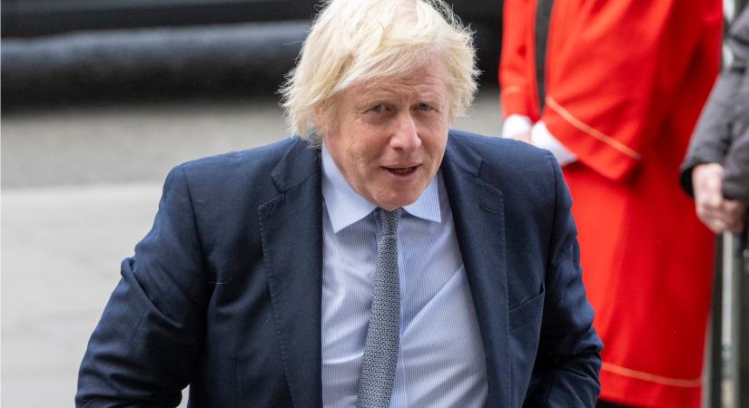 Előkerült egy videó a féktelenül bulizó Boris Johnsonról – Egy éjszakai bárban eresztette ki a gőzt a brit exminiszterelnök