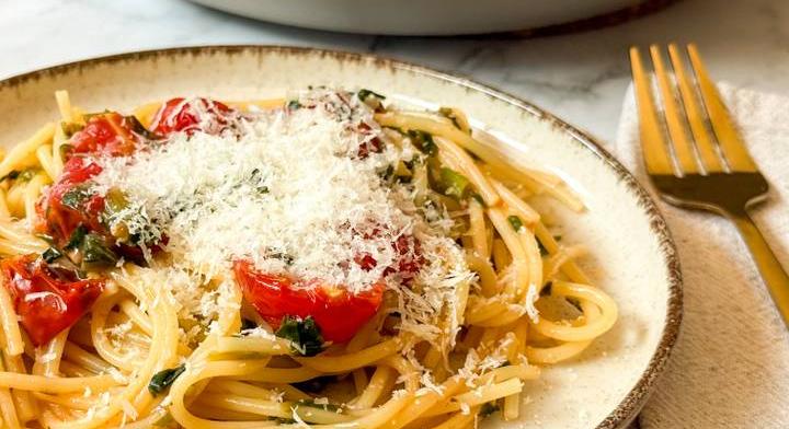 Egyserpenyős paradicsomos spagetti: egyszerű és gyors