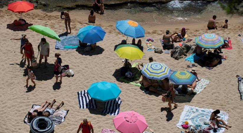 Gondatlan emberöléssel gyanúsítják az apát, akinek homokba fulladt a fia egy olaszországi strandon