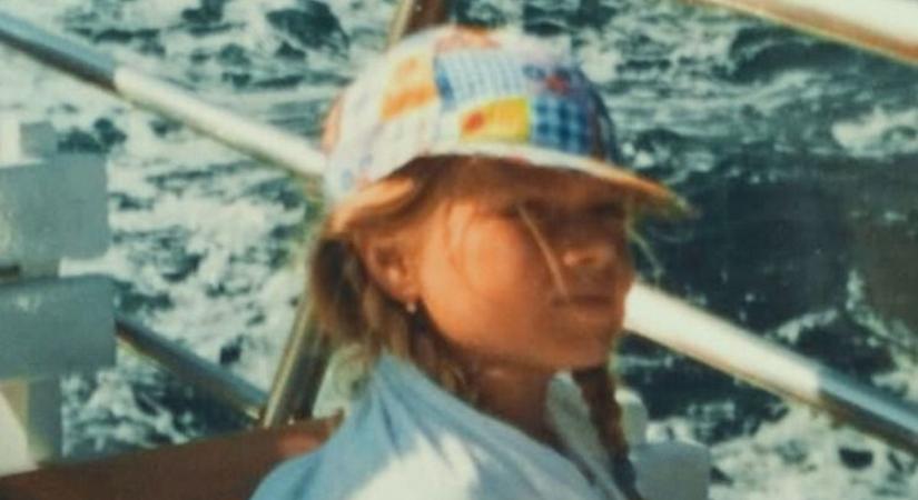 Kitalálja, melyik kisalföldi celeb látható ezen a fotón gyerekként?