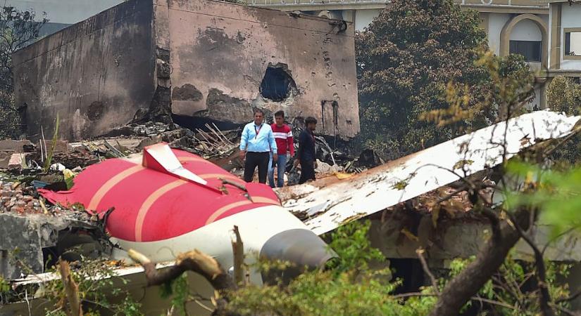 Az indiai pilótaszövetség védelmébe vette az Air India-gép személyzetét