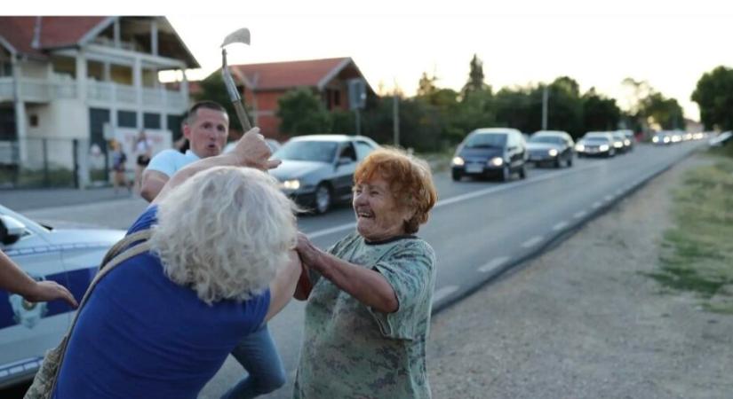Kaszával az adományozókra: Ki bántja az én Vučićomat? (Videó)