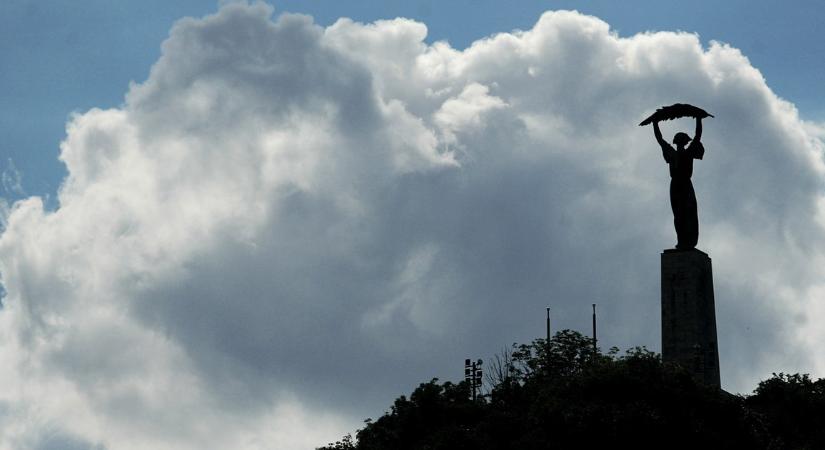 Hiába a heves tiltakozás, a Gellért-hegyi Szabadság-szobor és talapzata mostantól így néz ki – fotó