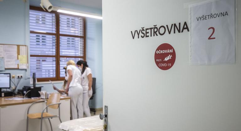 Csehországban egyelőre csak a nyolcvan év felettiek regisztrálhatnak az oltásra