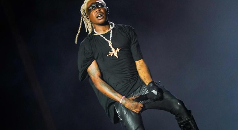 Súlyosan megsérült egy 15 éves román fiú Beach, Please! fesztiválon, azt állítja, a rapper buzdította, hogy ugorjon a közönségbe