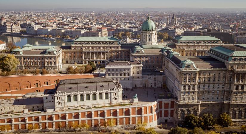Az Építési és Közlekedési Minisztérium vette át a Várnegyed fejlesztéseit
