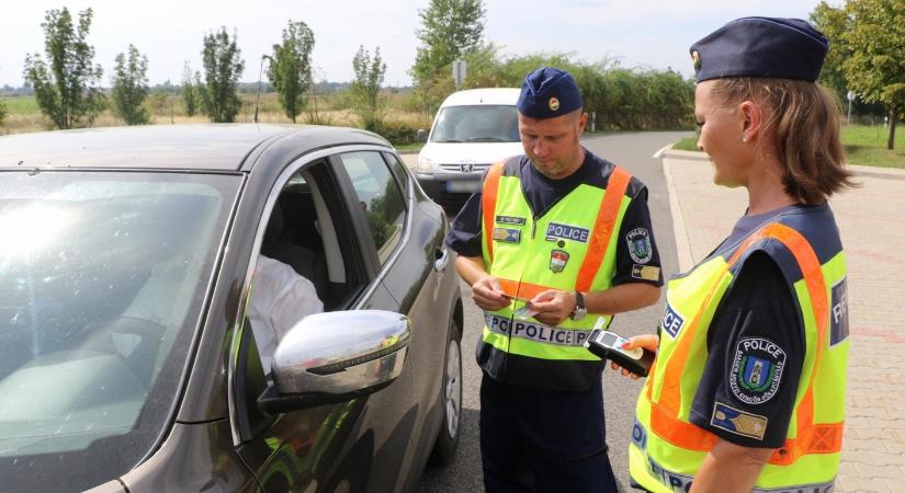 Azonnal elveszi a forgalmit a rendőr, ha ilyet talál az autón