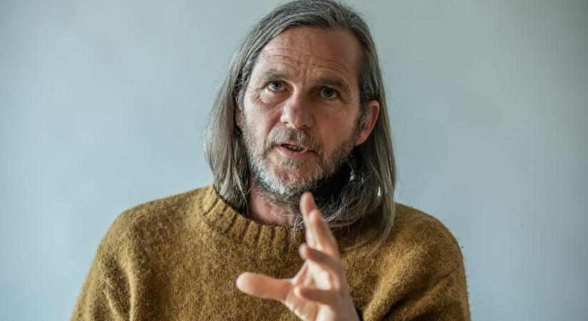 Valaki feltöltött két álalbumot a Kistehén Spotify-oldalára