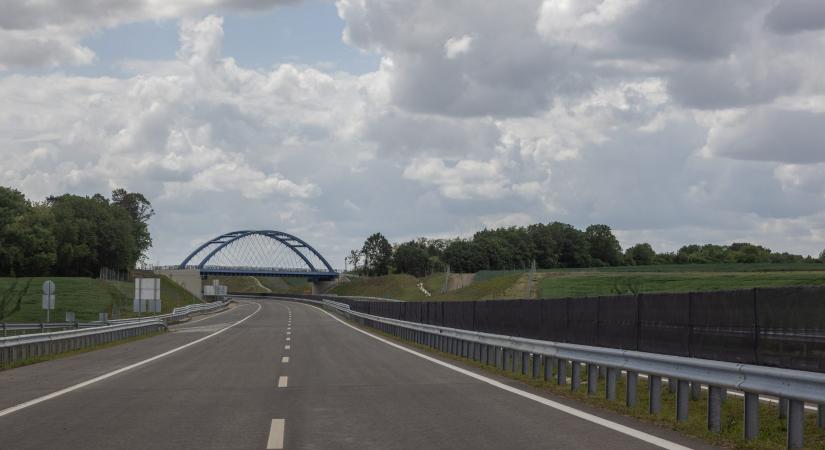 Rég átadták, mégis tovább drágul az M6-os eddig is nagyon költséges utolsó szakasza