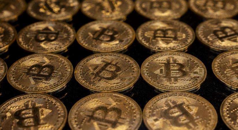 Újabb történelmi csúcson a bitcoin