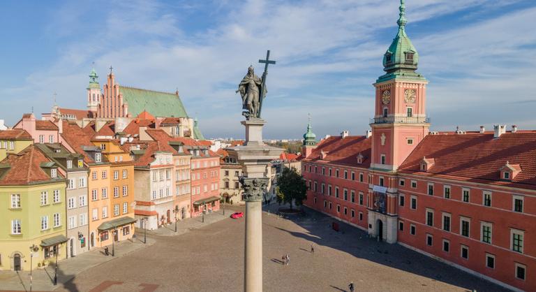 Néhány óra alatt közel félmillióan regisztráltak oltásra Lengyelországban