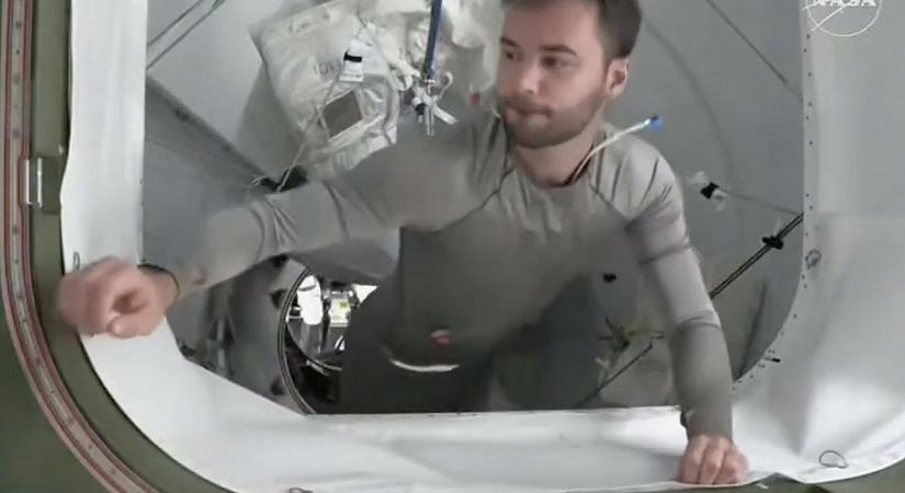 Levált a Kapu Tibort szállító űrkapszula a Nemzetközi Űrállomásról – itt nézheti vissza az eseményt