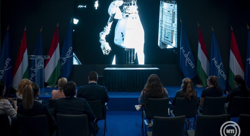 Axiom-4 – Levált a Kapu Tibort szállító űrkapszula a Nemzetközi Űrállomásról