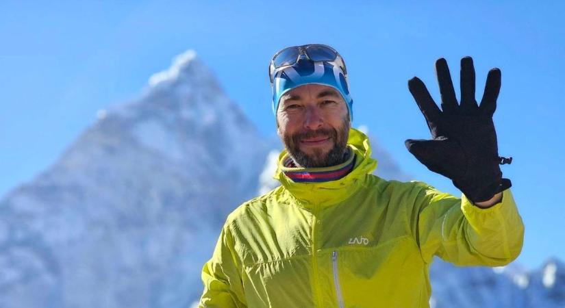 „A hegyen maradt a teste, de a Pilisben is velünk van” – keresztet állítottak Suhajda Szilárdnak