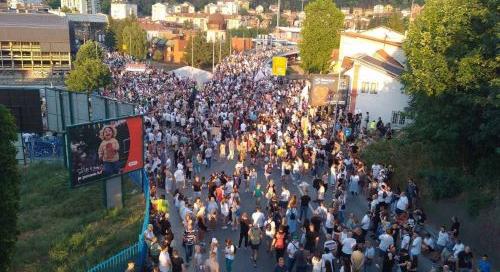 Szabadon engedtek hét bebörtönzött užicei tüntetőt