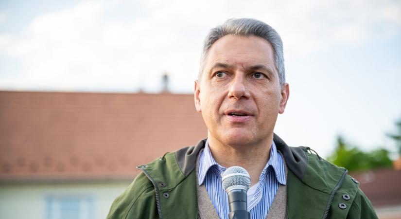 HVG: Megvan miből lett Lázár Jánosnak közel 200 milliós extrajövedelme