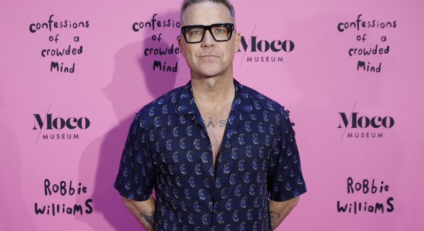 "Már nem tudja, hogy ki vagyok" – Robbie Williams szívszorító hírt osztott meg édesanyjáról