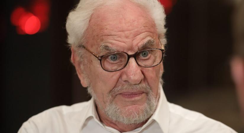 Felháborító! Visszaélnek Müller Péter Kossuth-díjas író nevével