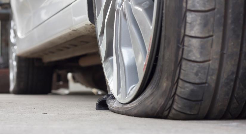 Hirtelen defektet kapott a kocsid? Így tudod elkerülni a durva balesetet
