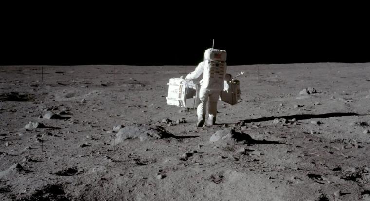 Így fest a NASA felújított holdi űrruhájának sisakja