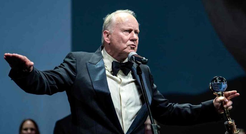 Stellan Skarsgård lemondott a filmes fizetése egy részéről, hogy a stáb jobb étkezést kapjon