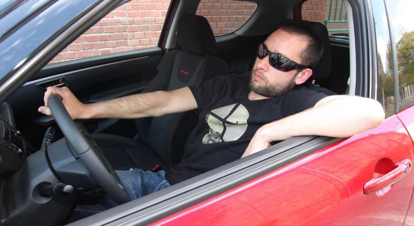 Rosszul ülsz az autóban? Egy balesetnél az életed múlhat rajta (videó)