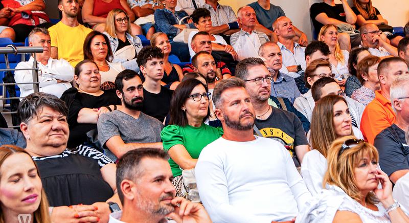 Nyár, Bük, nevetés - Aranyosi Péter önálló estje a büki Atriumban