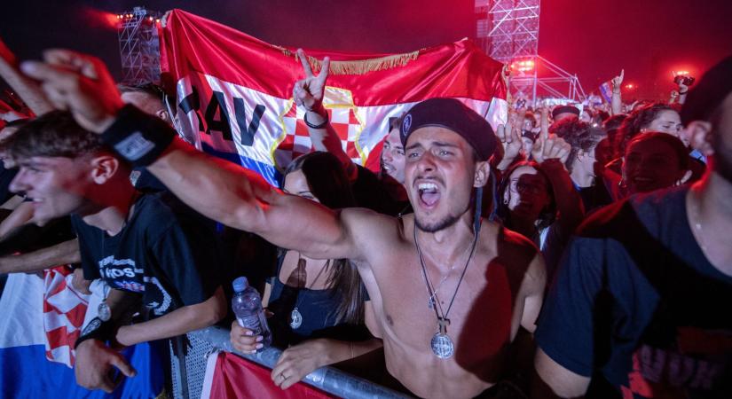 Félmilliós koncert Zágrábban: usztasák a „fasiszta Woodstockon”?