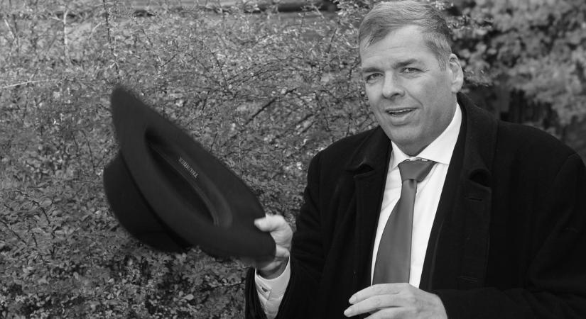 Schmuck Andor aranyérmeket osztogatott a halála előtt