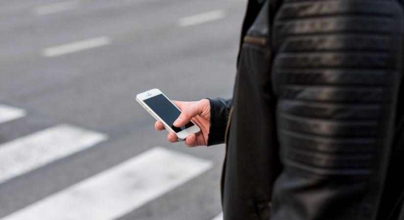 Zaklatás új szinten: 1900 alkalommal hívta fel az exét és irdatlan mennyiségű SMS-t is hagyott a megszállott férfi