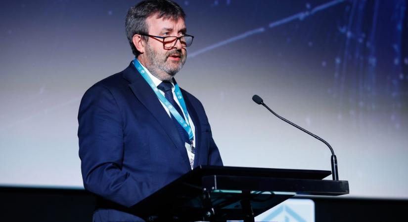 Palkovics László: Akár szeptembertől elkezdődhet a mesterséges intelligencia oktatása az általános iskolákban