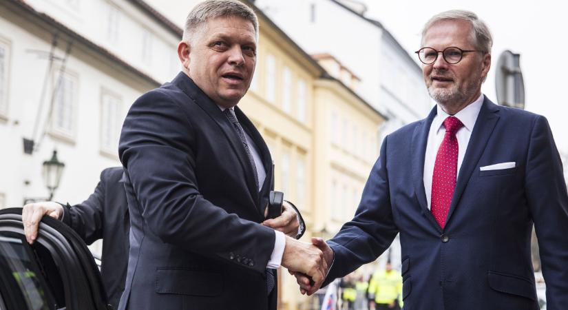 Petr Fiala elutasította Robert Fico közös kormányülésre tett javaslatát
