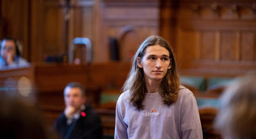 Életveszélybe került, inkább véget vetett éhségsztrájkjának a Magyarországon raboskodó német antifa aktivista