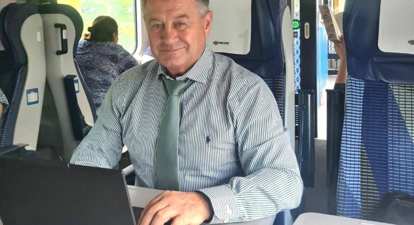 Vonattal ment Budapestre Tasó László