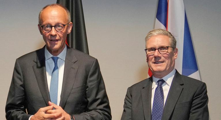 A második világháború óta először köt védelmi szerződést Németország és Nagy-Britannia