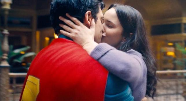 Túl érzéki lett a Superman, cenzúrázták a csókjeleneteket Indiában