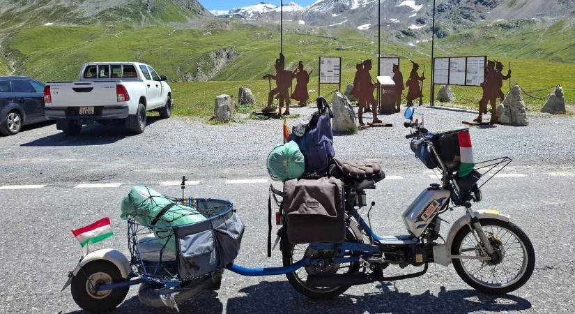 Két lóerő, 2758 méter, 23 ország, egy babetta: a szatymazi motoros nem ismert lehetetlent