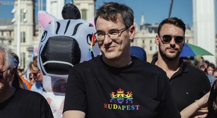 Furcsa leleplező dolgot szúrtak ki Karácsony Gergely friss fotóján, most aztán vakarhatja a fülét