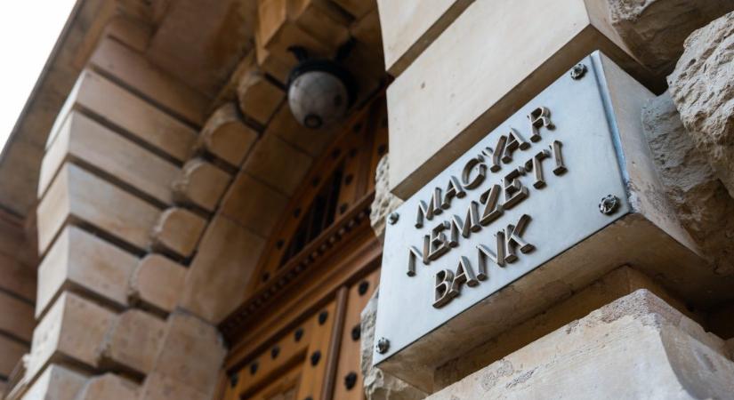 MNB-figyelmeztetés: ismét a jegybank nevével visszaélő csalók pályáznak a pénzünkre