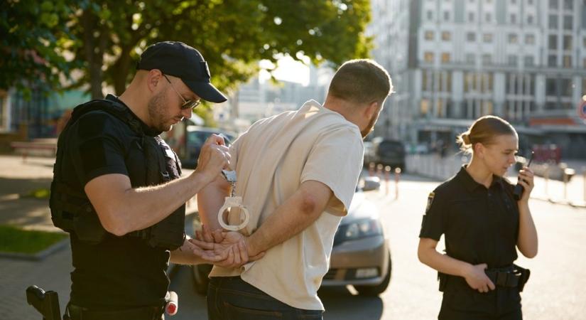 Álcázott buszok, titkos megfigyelés, lehallgatás – így buktak le a drogcsempészek
