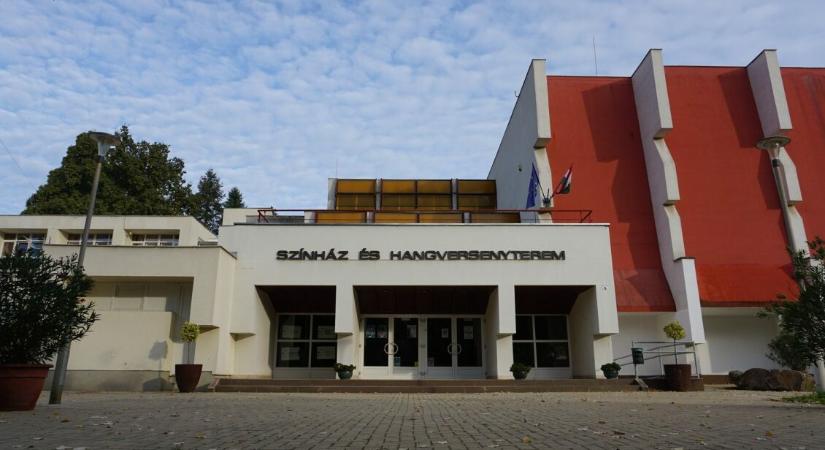 Megújul Komló városközpontjának meghatározó tere