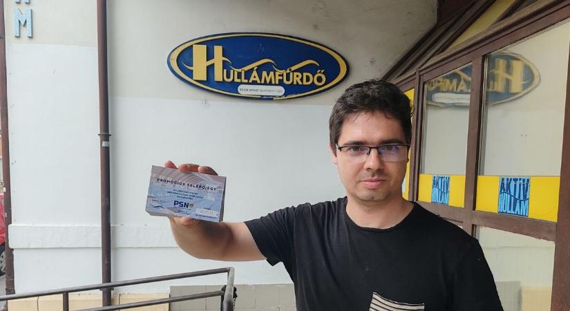 Egyedülálló módon kedveskedik a jövőre százéves Hullámfürdő a pécsiek egy csoportjának