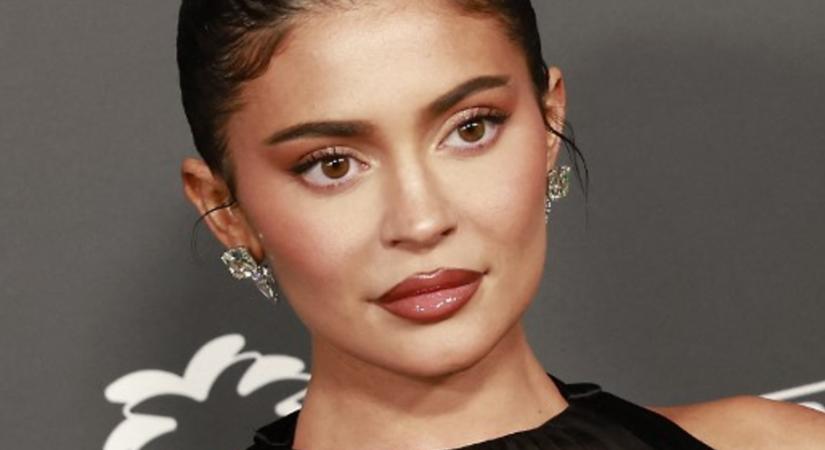 Kylie Jenner Magyarországra repült: itt van minden, amit tudni lehet